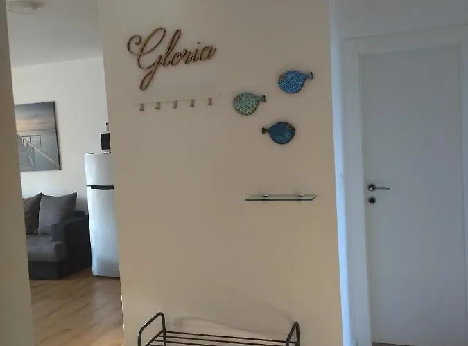 Gloria * Peroj
