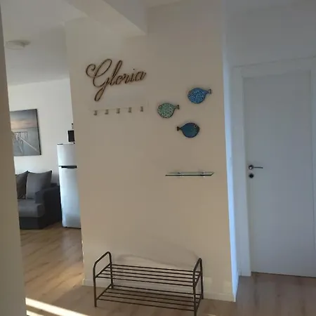 Gloria * Peroj